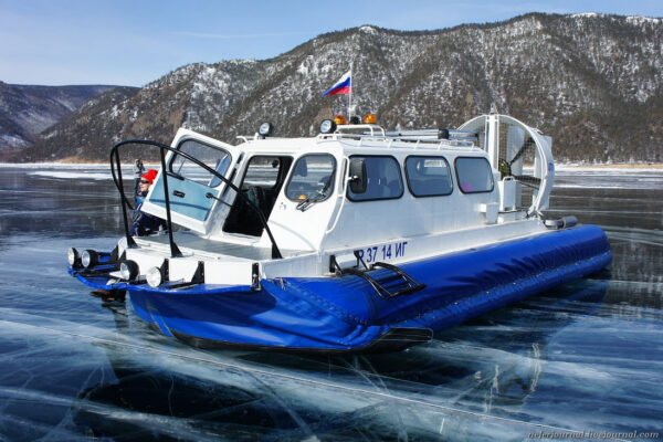 La barca sul ghiaccio, Russia
