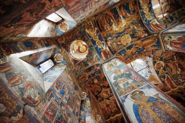 Interni della chiesa di Sant Elia, l'Anello d'Oro in Russia