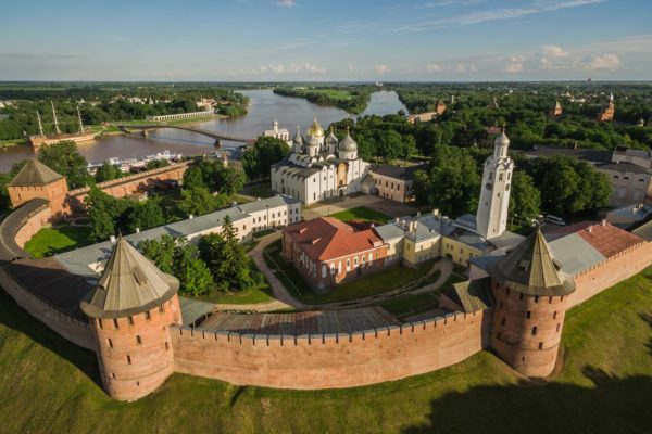 Il monastero e la chiesa a Novgorod Veliky