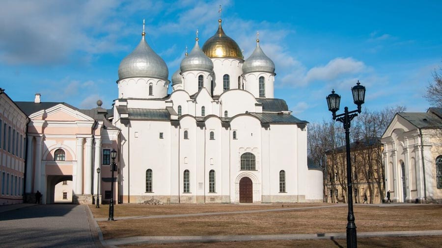La Cattedrale di Santa Sofia all'interno del Cremlino di Velikij Novgorod